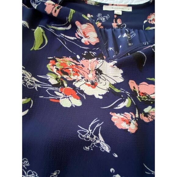 Fun2Fun Navy Blue Floral Print V-Neck Blouse Top Size Small NWOT - Picture 11 of 14